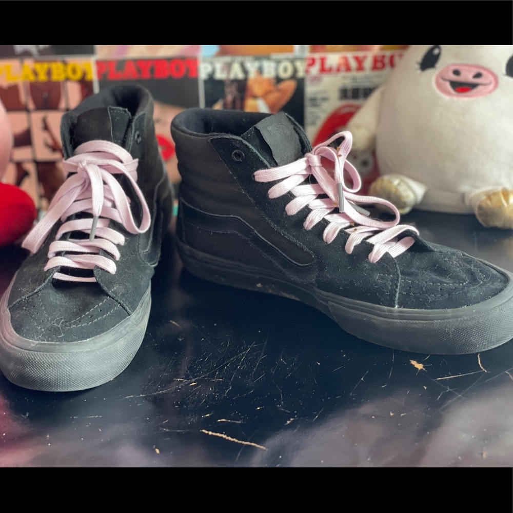 High top black vans